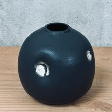 Load image into Gallery viewer, Medium bud vase