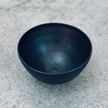 Load image into Gallery viewer, Medium Round Bowl