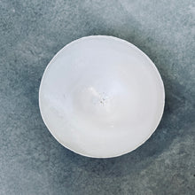 Load image into Gallery viewer, Large Bowl